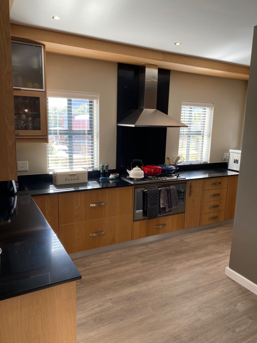 3 Bedroom Property for Sale in Graanendal Western Cape